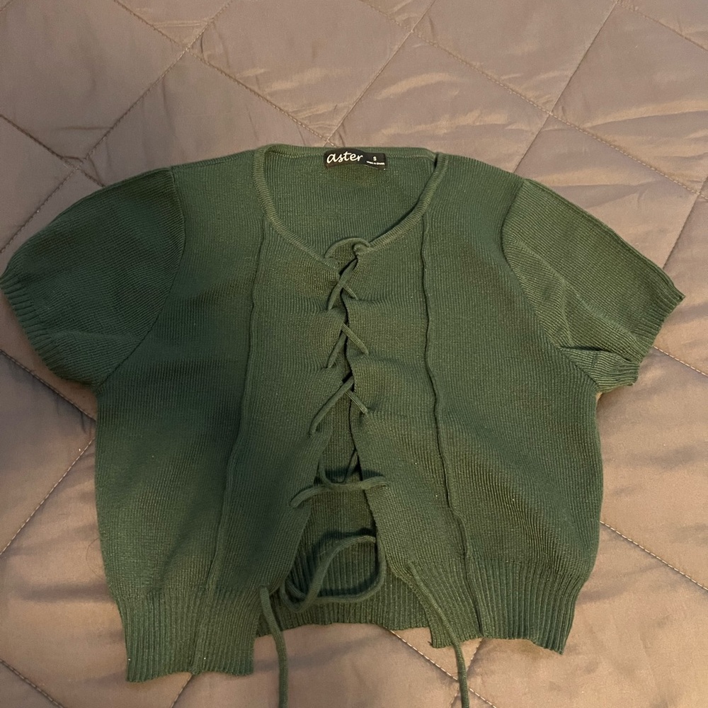Green crop top